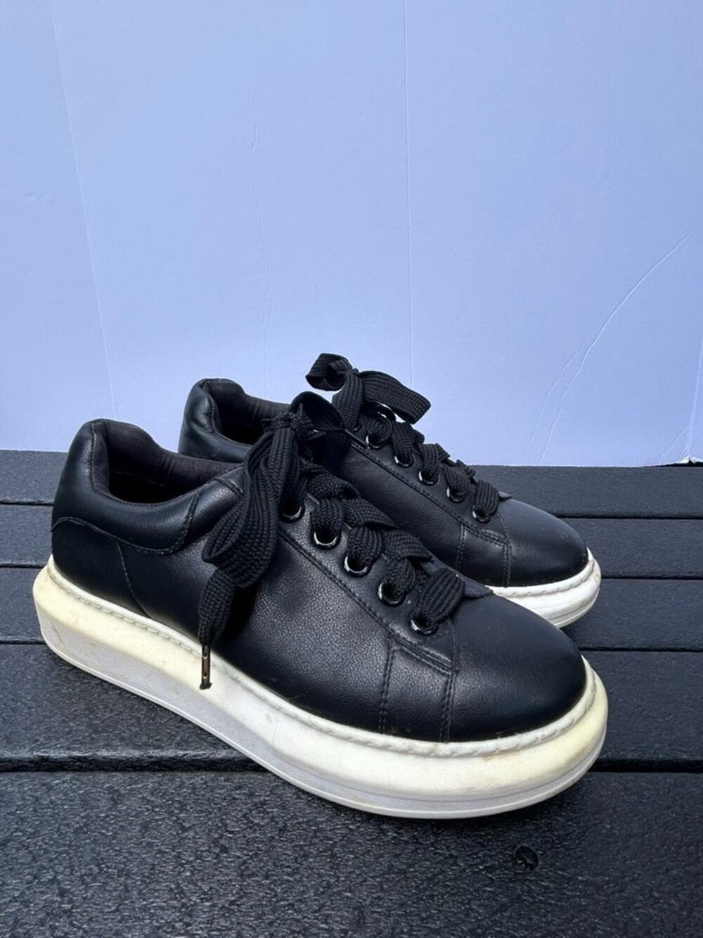 Steve Madden Womens Black Leather Platform Sneakers Chunky White Sole Lace Up 8M